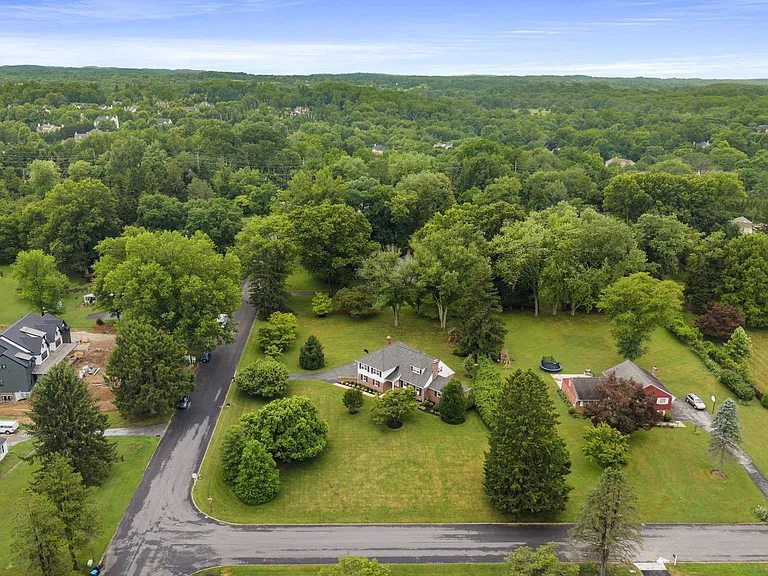 1026 Waltham Rd — Photo 36