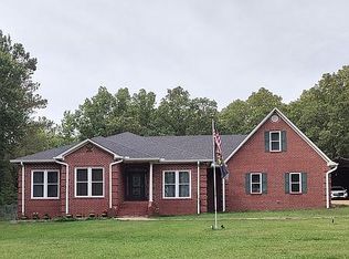 400 Deer View Rd, Selmer, TN 38375