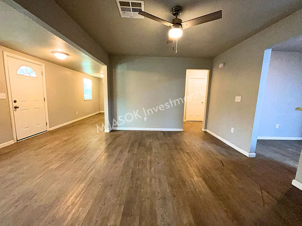 3 bed, 2.0 bath, 1101 sqft, $975 — Photo 3