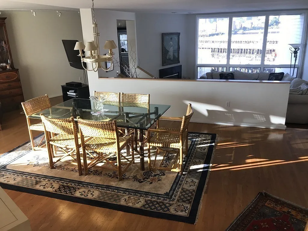 3 bed, 3.5 bath, 3200 sqft, $5,500 — Photo 4