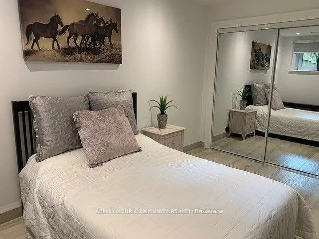 7 Van Dusen Blvd — Photo 12
