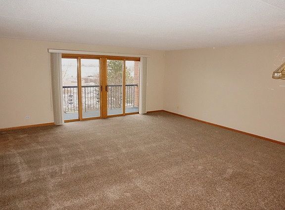 4th image of 7120 N Milwaukee Ave APT 301