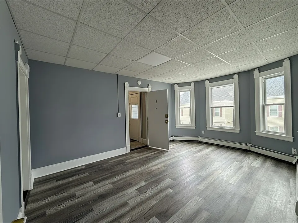 133 University Ave #5