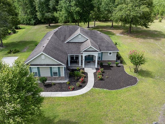 3rd image of 216 SW Pinehurst Dr