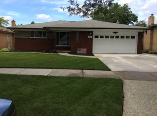 11129 Racine Rd, Warren, MI 48093