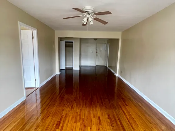 8809 148th St APT 5K, Jamaica, NY 11435