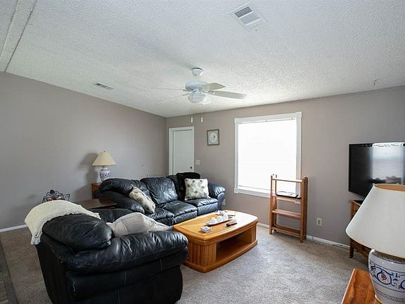 3rd image of 533 Longan Dr