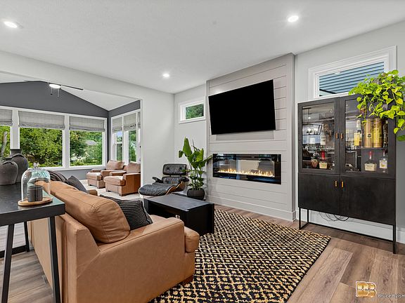 5th image of 10892 Verdant Dr
