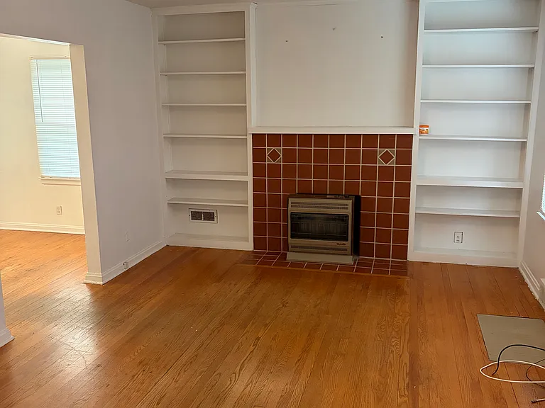 122 Pleasant St — Photo 2