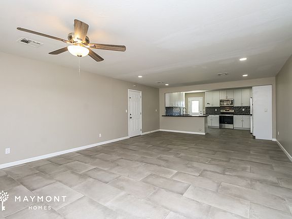 3rd image of 1228 N Freestone Cir