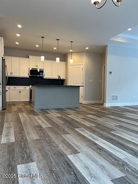 4th image of 24 Daintree Drive