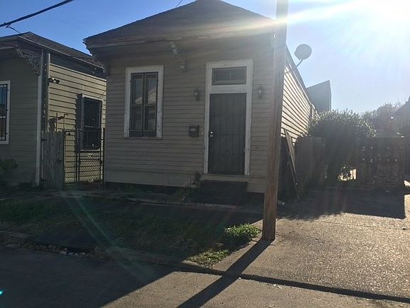 2nd image of 2604 Josephine St