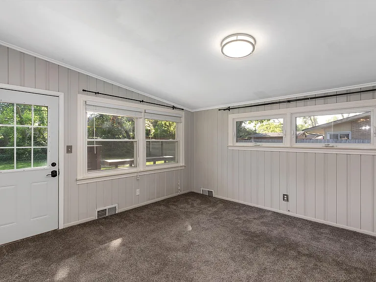 4047 Ledgestone Dr — Photo 17