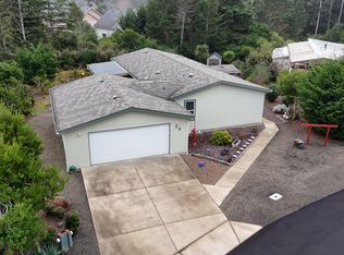 1600 Rhododendron Dr SPACE 17, Florence, OR 97439