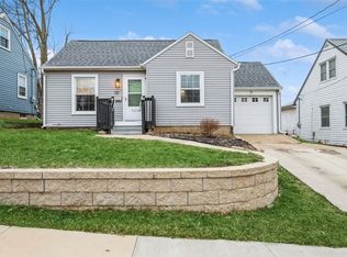 721 Memorial Dr SE, Cedar Rapids, IA 52403