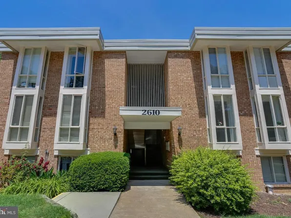 2610 Indian Dr #39, Alexandria, VA 22303