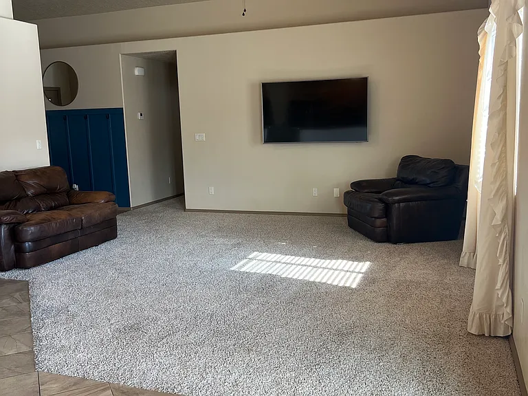 716 Monarch St — Photo 5