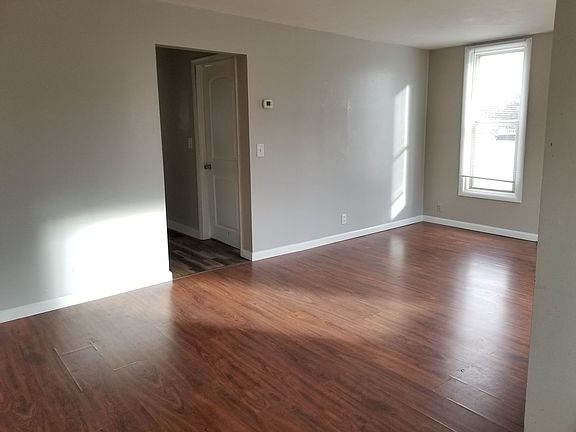 5th image of 270 W Elm St #446604691