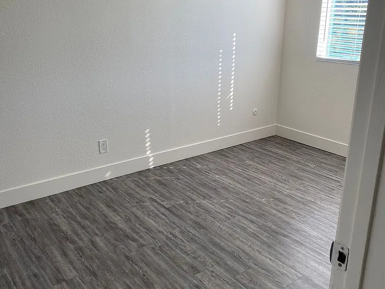 FH - Hilltop Apartments — Photo 36