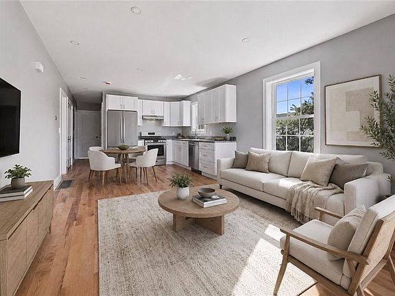 2nd image of 34 Vine St