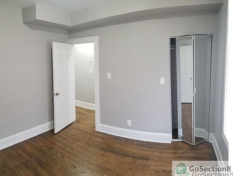 2nd image of 8216 S Ingleside Ave #3W