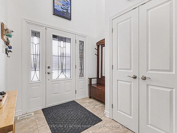 3rd image of 7 Richer St W