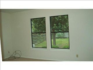 4th image of 1212 Dexford Dr