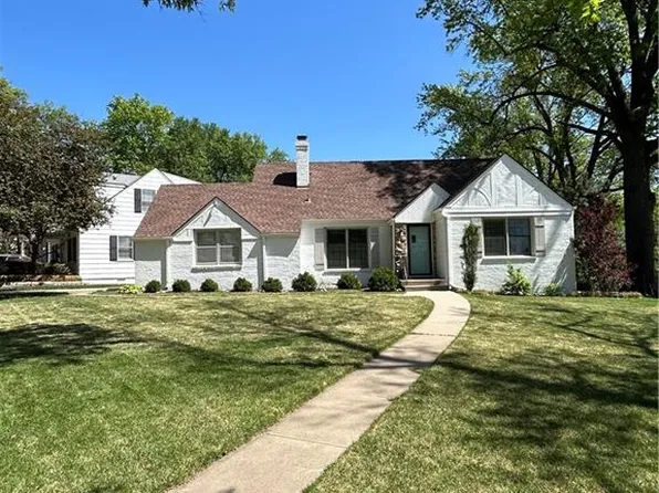 5401 Canterbury Rd, Fairway, KS 66205
