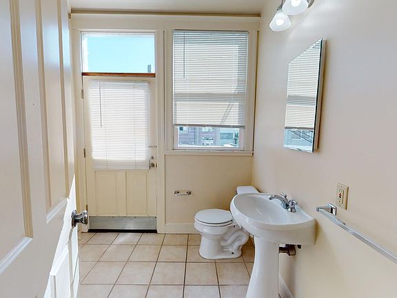 5th image of 561 Minna St #A