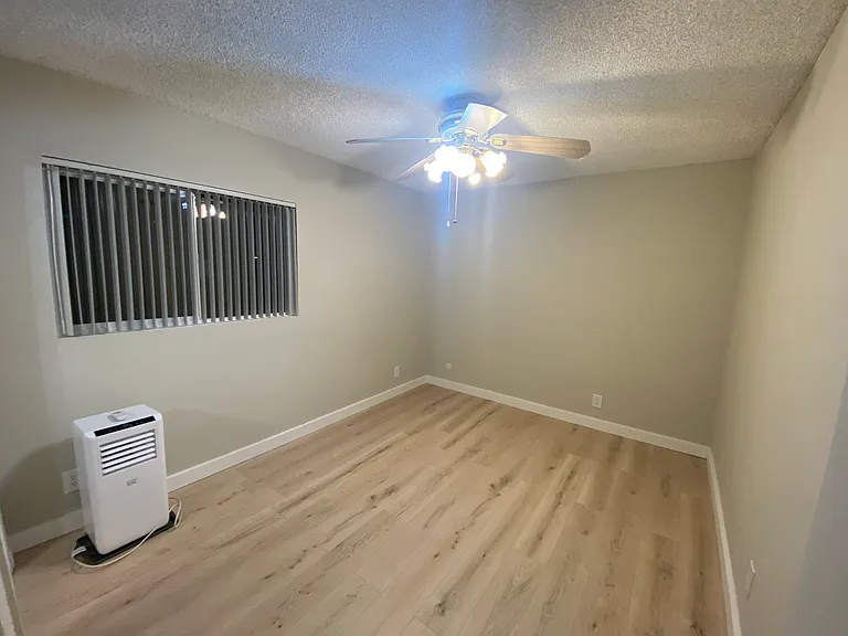 285 E Del Mar Blvd #6 — Photo 9