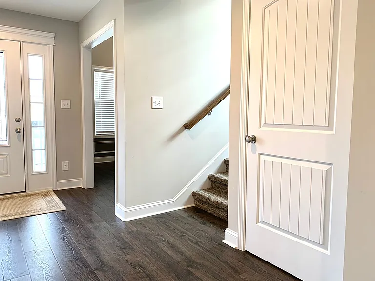 712 Banister Dr — Photo 3