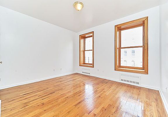 4th image of 20 W 119th St APT 2