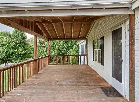 3rd image of 20 Katie Dr