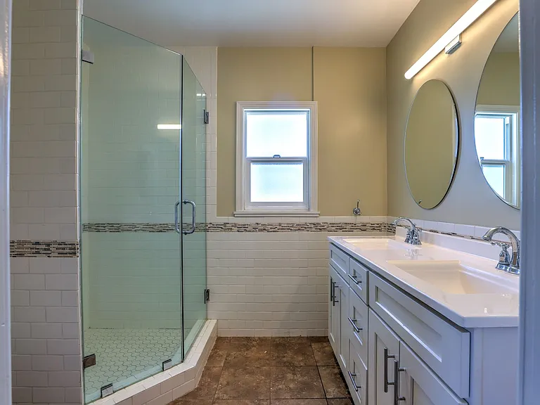 811 E Chapman Ave — Photo 22