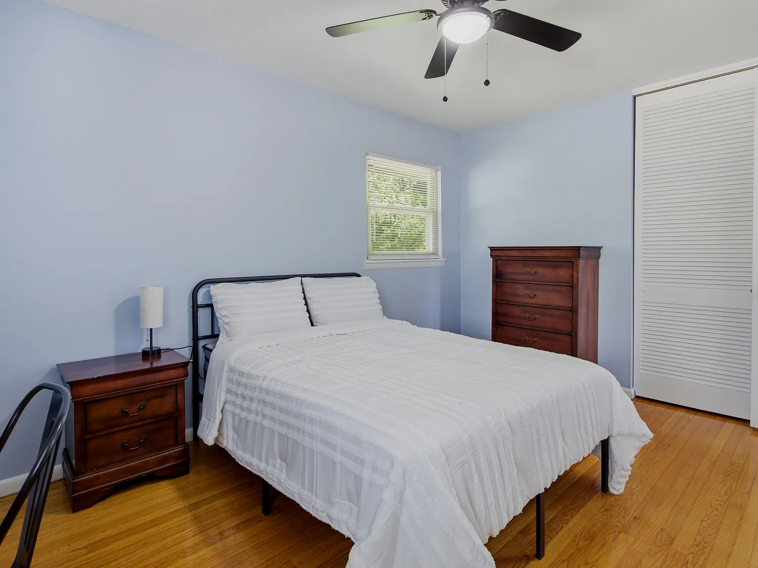 1829 Martindale Drive - 3-Large Room w/shared Bath — Photo 2