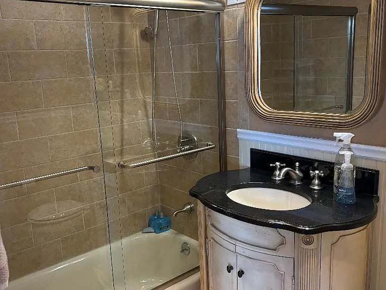 750 W Broadway #5Q — Photo 21