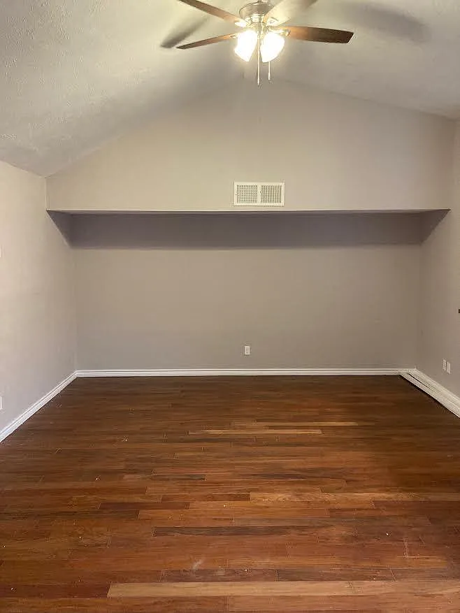2 bed, 1227 sqft, $1,600 — Photo 4