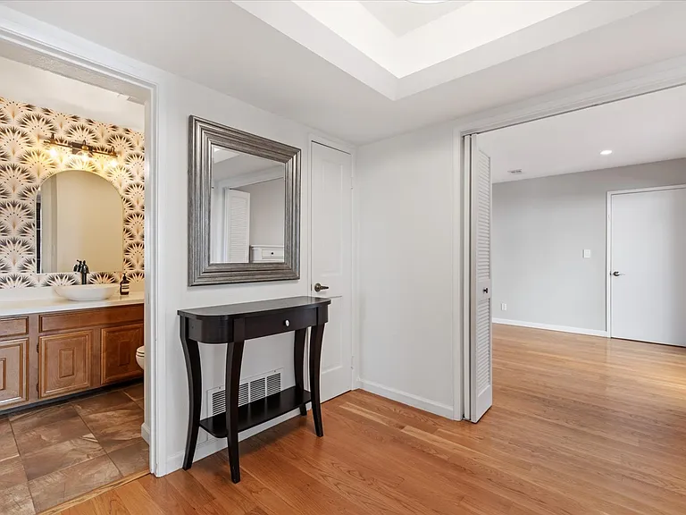 9 Heritage Ct — Photo 5