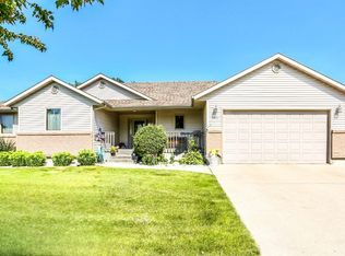 1702 Northview Ln, Aberdeen, SD 57401
