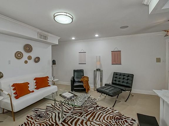 2nd image of 1323 Dauphine St APT 3