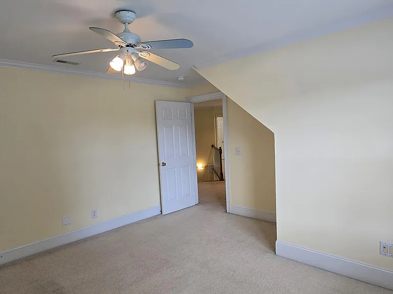 4208 Leicester Ct — Photo 31