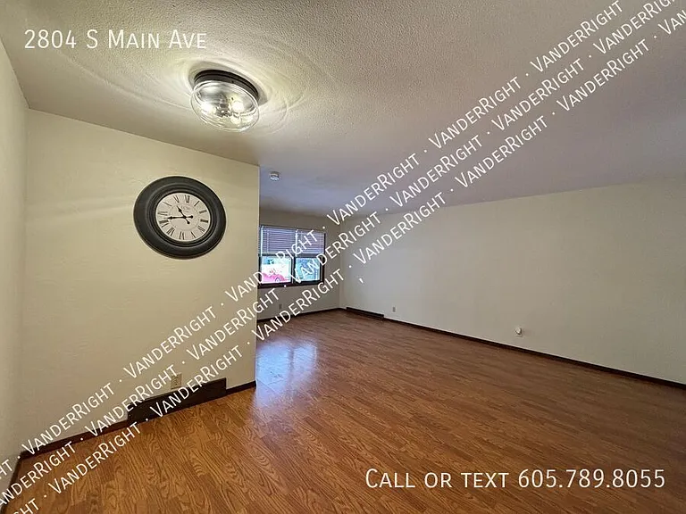2804 S Main Ave — Photo 3
