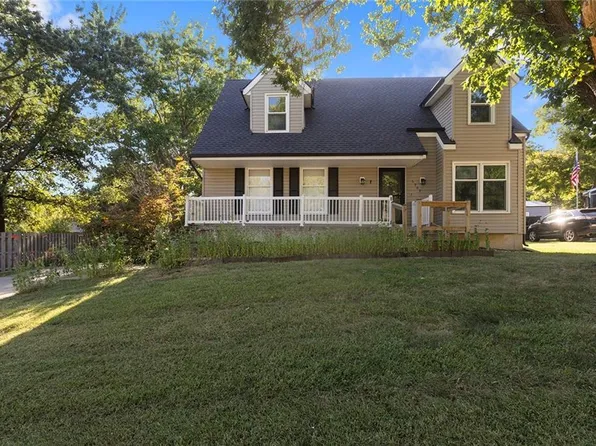 6902 Michael Ln, Pleasant Valley, MO 64068