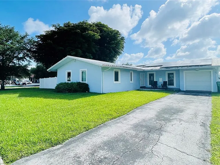 18962 SW 94th Ave — Photo 5