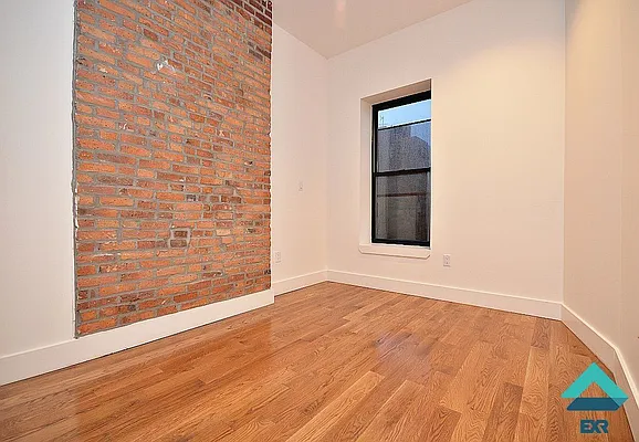 Rented by EXR | media 15