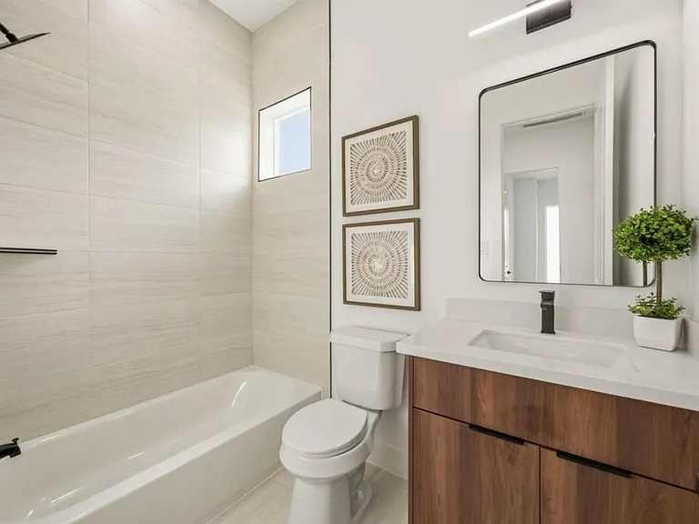 7130 Saint Augustine St #B — Photo 15