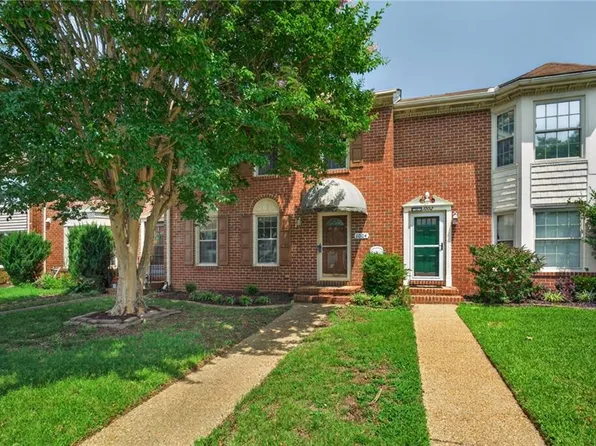 1004 Tottenham Ln, Virginia Beach, VA 23454