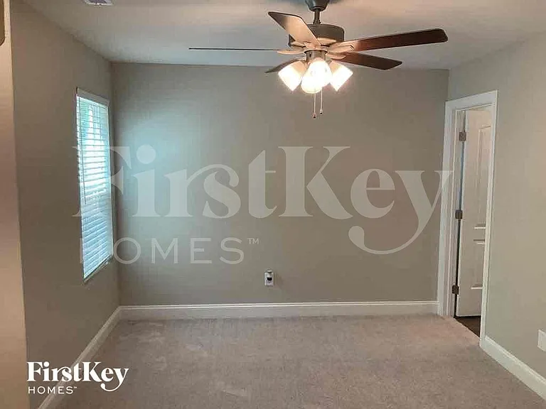 2041 Samantha Dr — Photo 17