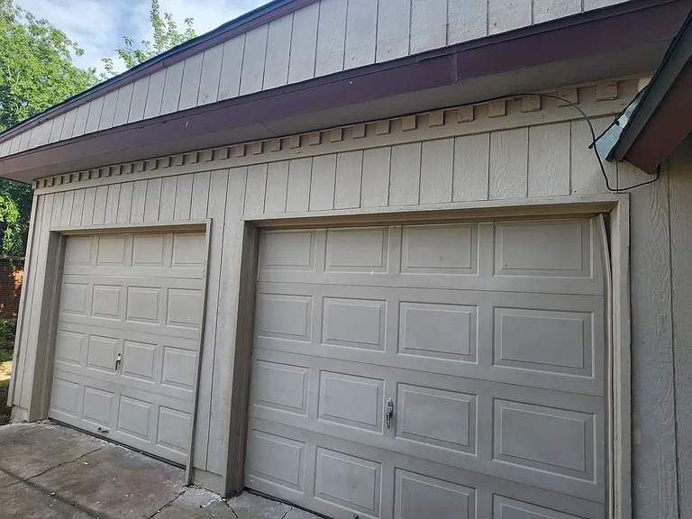 5519 NW Eisenhower Dr — Photo 2