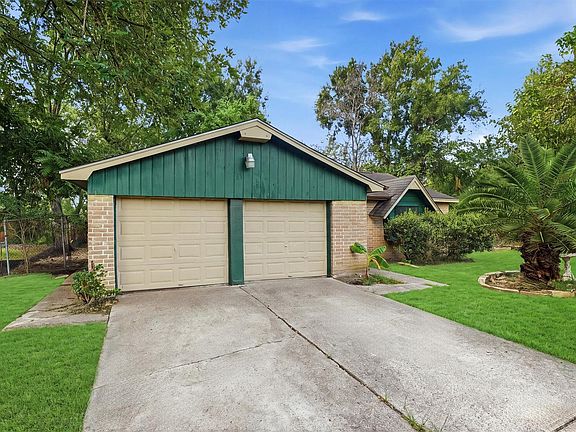 2nd image of 12402 Enchanted Path Dr